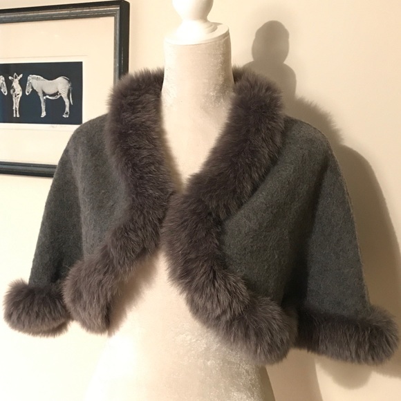 twiggy LONDON Jackets & Blazers - Twiggy Cashmere capelet with rabbit fur trim
